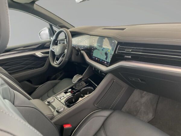 Volkswagen Touareg 3,0 V6 TDI R-Line 4M Matrix AHK Memory Leder bild 6