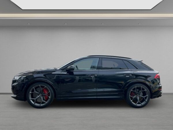 Audi RS Q8 performance SUV qu TFSI 471 kW tiptronic Pano B&O 23'' bild 3