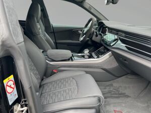 Audi RS Q8 performance SUV qu TFSI 471 kW tiptronic Pano B&O 23'' bild 7