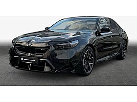 BMW M5 xDrive , 4-türig