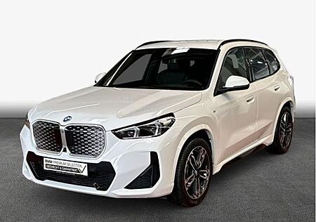 BMW iX1 xDrive30 M Sportpaket , 5-türig (Strom)