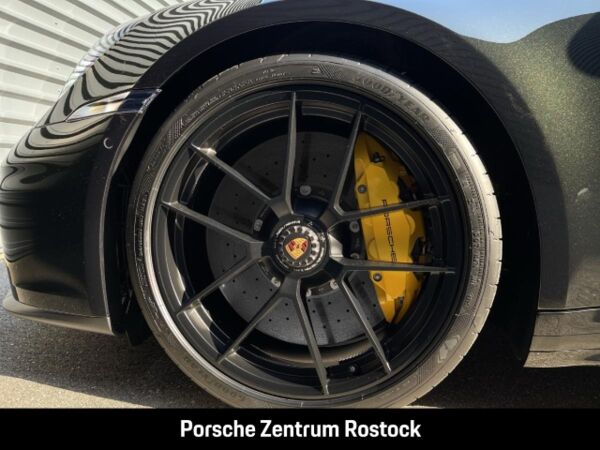 Porsche 992 Carrera 4 GTS - 541 PS - Dunkelolivmetallic bild 6