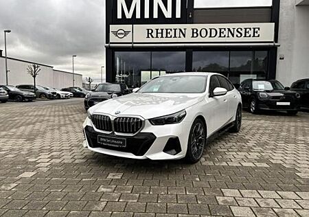 BMW i5 eDrive40 Limo. MSPORT 0,25% / SEHR SCHNELL SEIN NUR BIS ZULASSUNG 23.12 / 26% SOFORT