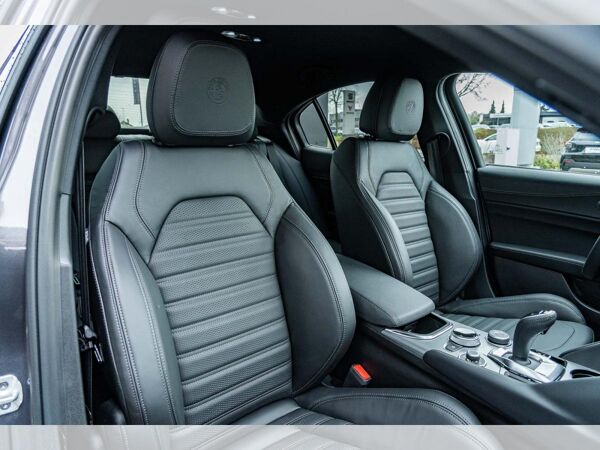 Alfa Romeo Giulia Veloce 2.0 Turbo AT8 Q4 SOFORT PREMIUM TECHNOLOGIE HARMAN KARDON bild 6