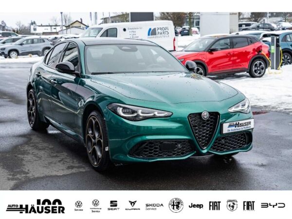 Alfa Romeo Giulia INTENSA 2.0 Turbo AT8 Q4 PANORAMA HARMAN-KARDON BREMBO bild 6