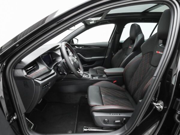 Skoda Octavia Combi RS 2.0 TSI DSG AHK Navi Pano Winter bild 6