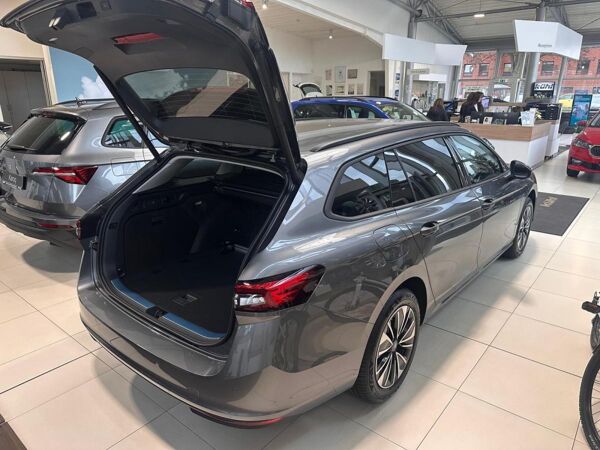 Skoda Superb Combi 2.0 TDI DSG Selection / Sofort Verfügbar bild 3