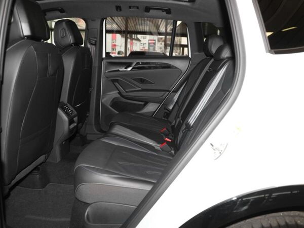 Volkswagen Tiguan 2,0 TDI DSG 4M R-Line Black-Style ACC AHK DCC LED-Plus R-Kamera Pano 19" bild 6