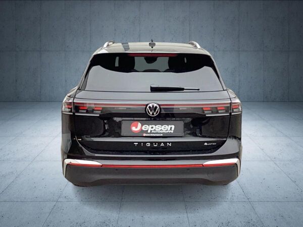 Volkswagen Tiguan Elegance 2.0 TDI 4MOTION *AHK*NAVI*WKR* bild 4