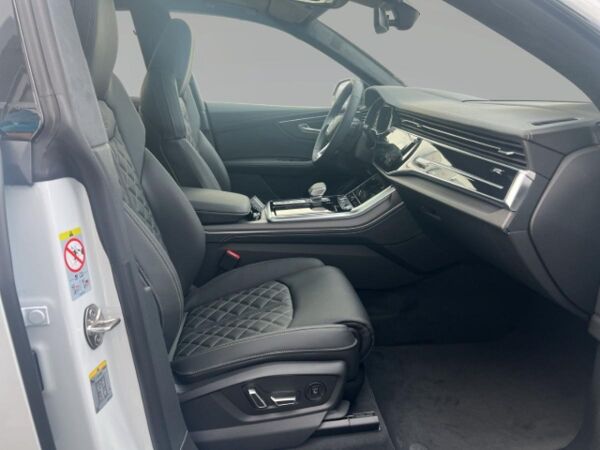 Audi SQ8 qu SUV TFSI 373 kW tiptronic Pano StHz Tv 22'' AHK bild 7