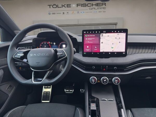 Skoda Superb SOFORT VERFÜGBAR! Combi Sportline DCC AHK Navi Pano eHeck bild 7