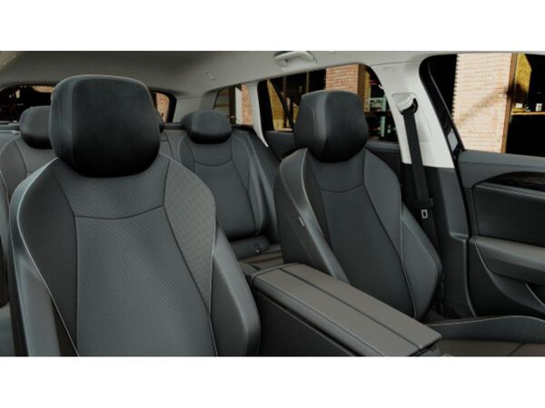 Volkswagen Passat Elegance 2.0 TDI SCR DSG bild 4