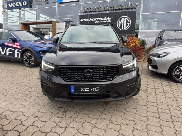 Volvo XC40 B3 B DKG Plus Black Edition. bild 2