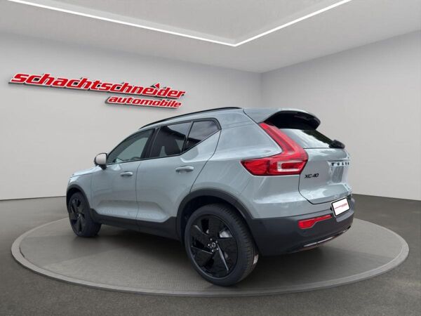 Volvo XC40 B3 B DKG Plus Black Edition bild 3