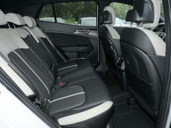 Kia Sportage 1.6T AWD DCT GT Line DRIVE SOUND PANO bild 5