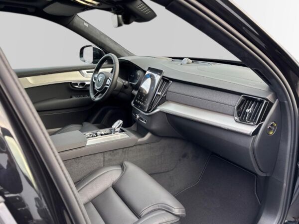 Volvo XC90 Recharge T8 AWD Ultra Black Edition 7-Sitzer 21'' ACC B&W Luft Nappa 360 Kamera HUD bild 3