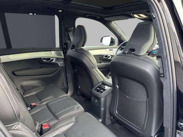 Volvo XC90 Recharge T8 AWD Ultra Black Edition 7-Sitzer 21'' ACC B&W Luft Nappa 360 Kamera HUD bild 5