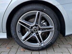 Mercedes-Benz A 200 Limousine AMG Distronic Multibeam Panorama bild 7