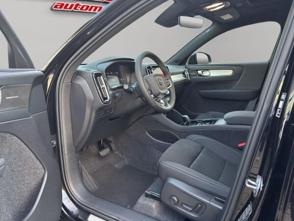 Volvo XC40 B3 B DKG Ultra Black Edition bild 5