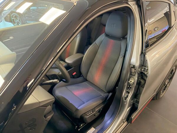Alfa Romeo Junior Speciale 1.2 VGT 48V-Hybrid DCT in 6 Varianten  Verfügbar Abholung Mannheim bild 7