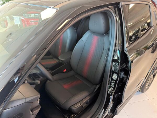 Alfa Romeo Junior 1.2 VGT 48V-Hybrid DCT Q4 Abholung Mannheim bild 6