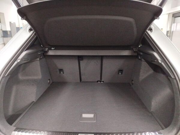 Audi Q3 40 TDI quattro S tronic S line MATRIX NAVI bild 6