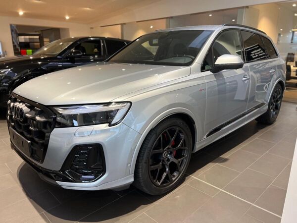 Audi Q7 TDI quattro ⇒ AHK   ⇒ S-Line-Business ⇒ Allradlenkung bild 1