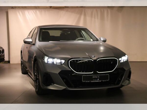 BMW i5 eDrive40 Limousine ++ SALE ++ bild 1