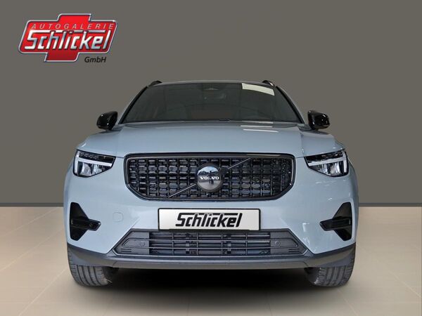 Volvo XC40 B3 Plus Black Edition bild 2