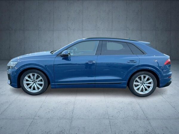 Audi Q8 SUV 50 TDI qu. tiptr. Luft PANO AHK 22 HUD bild 3