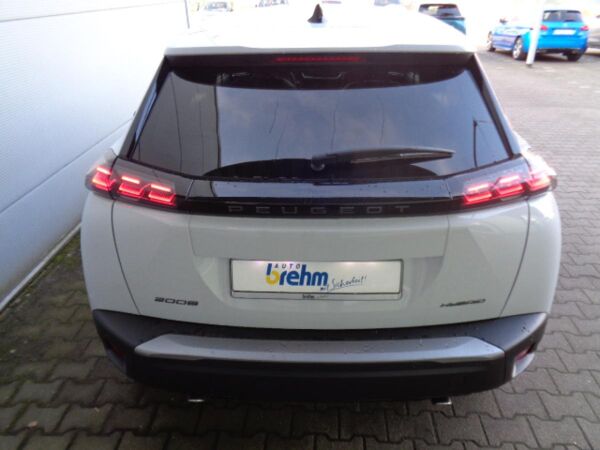 Peugeot 2008 Hybrid 145 e-DSC Allure Allwetterr., Navi bild 7