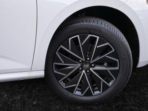 Skoda Kamiq 1.0 TSI Tour KLIMA PDC SHZ KAMERA NAVI LED *804* bild 5