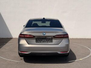 BMW 530 530e LC PROF+PANO+HUD+ICONOC GLOW+DAP+PAP bild 7