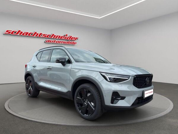 Volvo XC40 B3 B DKG Plus Black Edition bild 4
