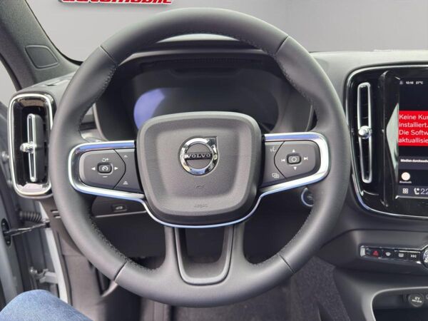 Volvo XC40 B3 B DKG Plus Black Edition bild 6