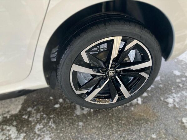Skoda Kamiq Monte Carlo 1.0TSI DSG.MATRIX.PANO.SIHZ.AHK.KAM.TravelA.NAV.VC.eHECK.Smar bild 7