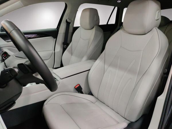Volkswagen Passat Variant Elegance 2.0 TDI AHK/Pano/1.30Garantie bild 6