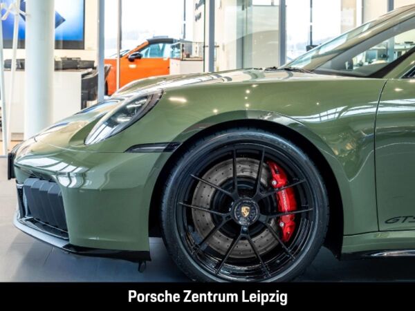 Porsche 992 911 Carrera 4 GTS natoolive! Burmester PDCC HA-Lenkung bild 7