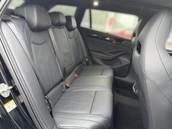 Volkswagen Passat R-Line "Signature" 1.5 eHybrid DSG !! voll !! *Pano*AHK*WKR* !! sofort verfügbar !! bild 7