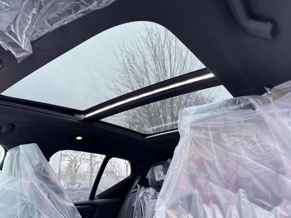 Volvo XC40 B4 DKG ULTRA DARK - Inklusive Anhängerkupplung! - Standheizung - Sofort lieferbar! bild 3