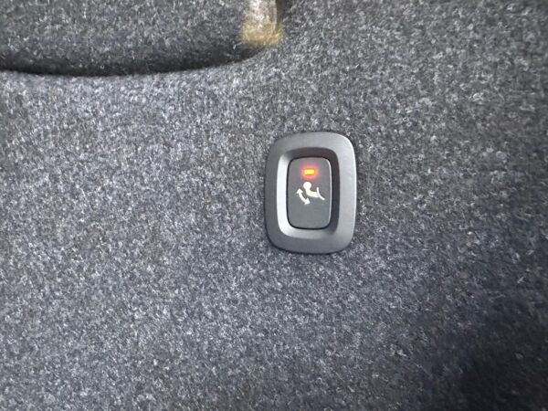 Volvo XC40 B4 DKG ULTRA DARK - Inklusive Anhängerkupplung! - Standheizung - Sofort lieferbar! bild 7