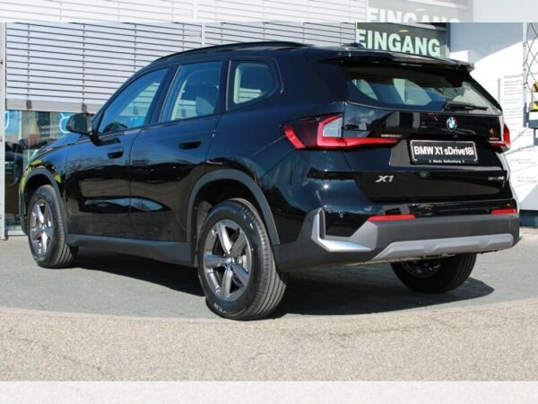 BMW X1 sDrive18i *PREMIUM PAKET UND AHK *Sofort Verfügbar** bild 3