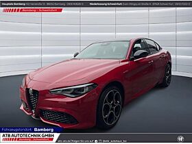 Alfa Romeo Giulia Veloce Q4, Leder, Schiebedach, PDC, Rückfahrkm. Alfa Romeo Giulia Veloce Q4, Leder, Schiebedach, PDC, Rückfahrkm.