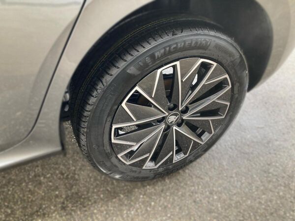 Skoda Kamiq Tour 1.0TSI LED.DSG.NAV.ASSIST.LaneA+.SmartLink+.WIRELESS.DAB bild 7