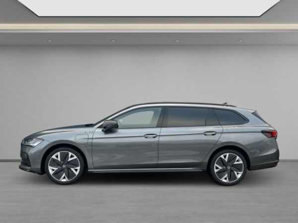 Skoda Superb Combi 1.5 TSI iV Sportline, Pano, Canton bild 3