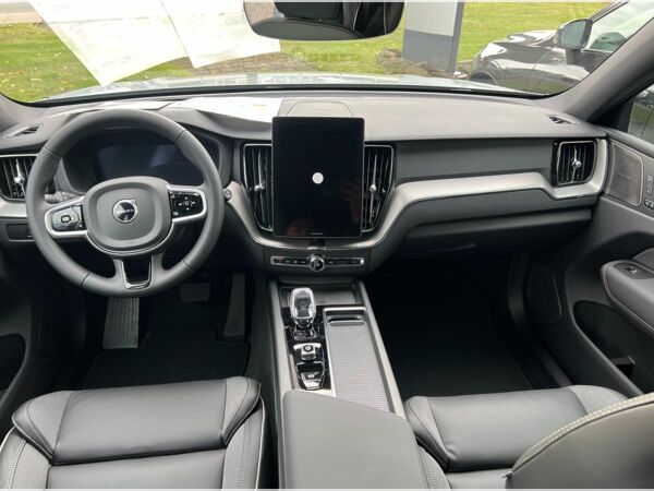 Volvo XC60 Plus Black Edition/ Abverkaufs-Aktion bild 3
