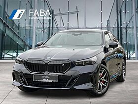 BMW i5 xDrive40 Limousine M Sport Pro Head-Up DAB BMW i5 xDrive40 Limousine M Sport Pro Head-Up DAB