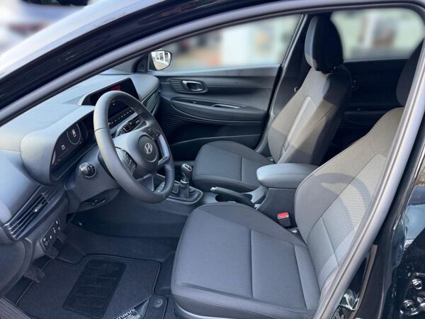 Hyundai i20 1.0 T-GDI 90 PS MT Blackline, BOSE, VERFÜGBAR bild 7