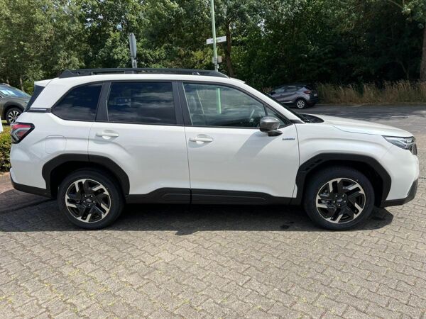 Subaru Forester Exclusive 2.0 AT Mildhybrid bild 6