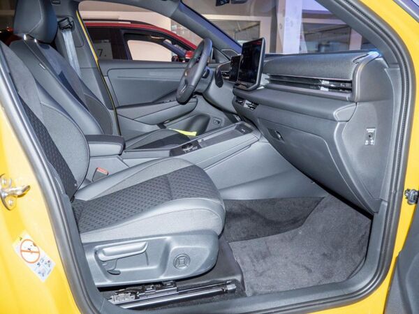 Volkswagen T-Roc R-Line 1.5 l eTSI OPF 7-Gang-Doppelkupplungsgetriebe DSG **12.200€ Preisvorteil** bild 2